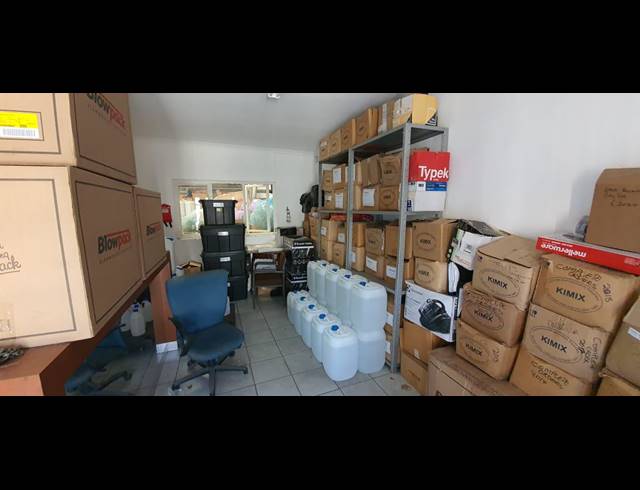 210M² WAREHOUSE TO LET IN AIRPORT INDUSTRIA